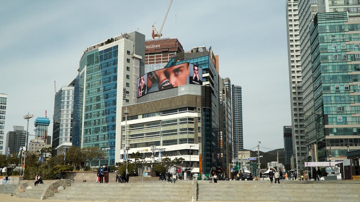 부산 해운대 임팩트웨이브 전광판 광고